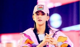 员工爆料黄子韬视频,揭秘明星幕后生活片段